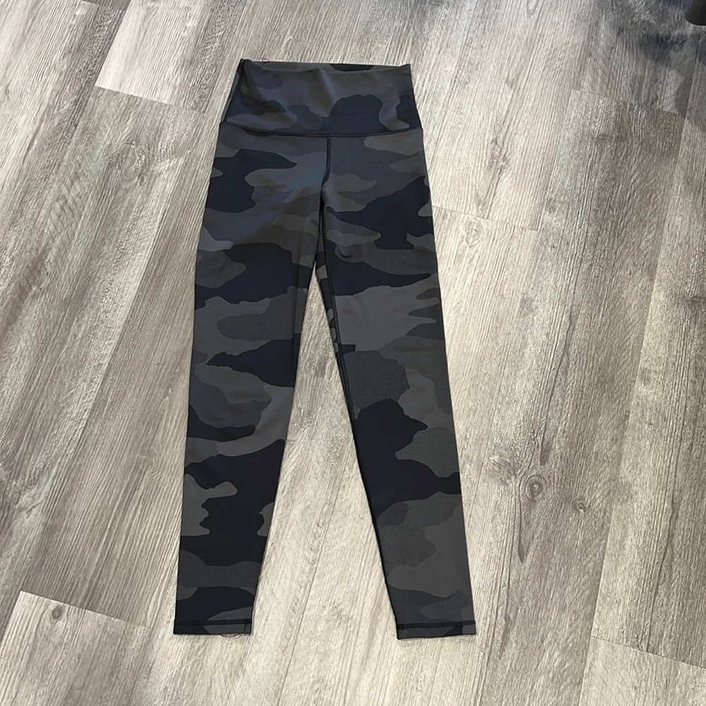 Aerie camo leggings, size small